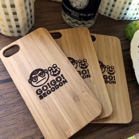 【GO!GO! SEGODON】 IPHONE(アイフォン) スマホケース・カバー 西郷どん&つん 仲良しバージョン 【西郷どん・ゆるキャラ・グッズ】