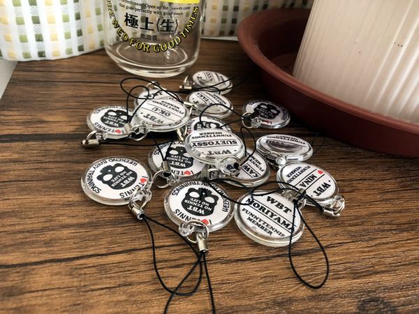 鹿児島テニスサークル?それともクラブ?いえいえ、チーム。オリジナルストラップ